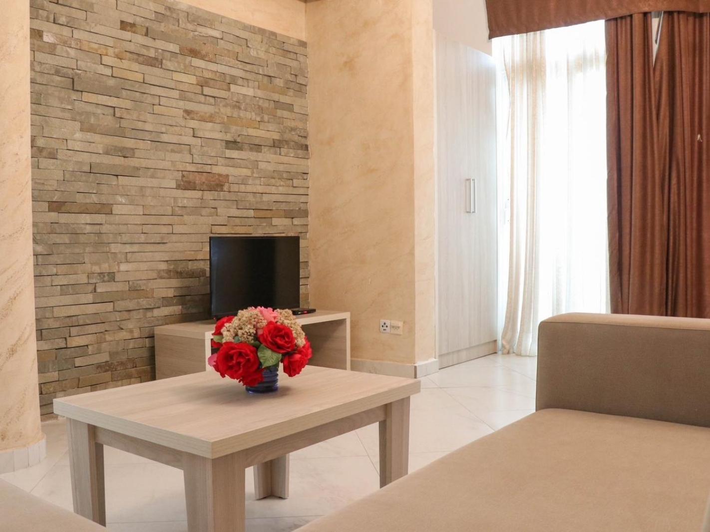 Imperial Hotel Ούλτσιν Εξωτερικό φωτογραφία